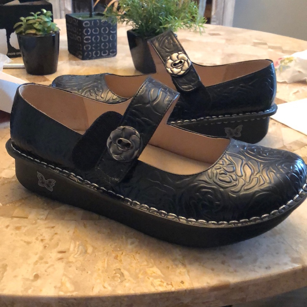 Alegria Paloma Black Embossed shoes